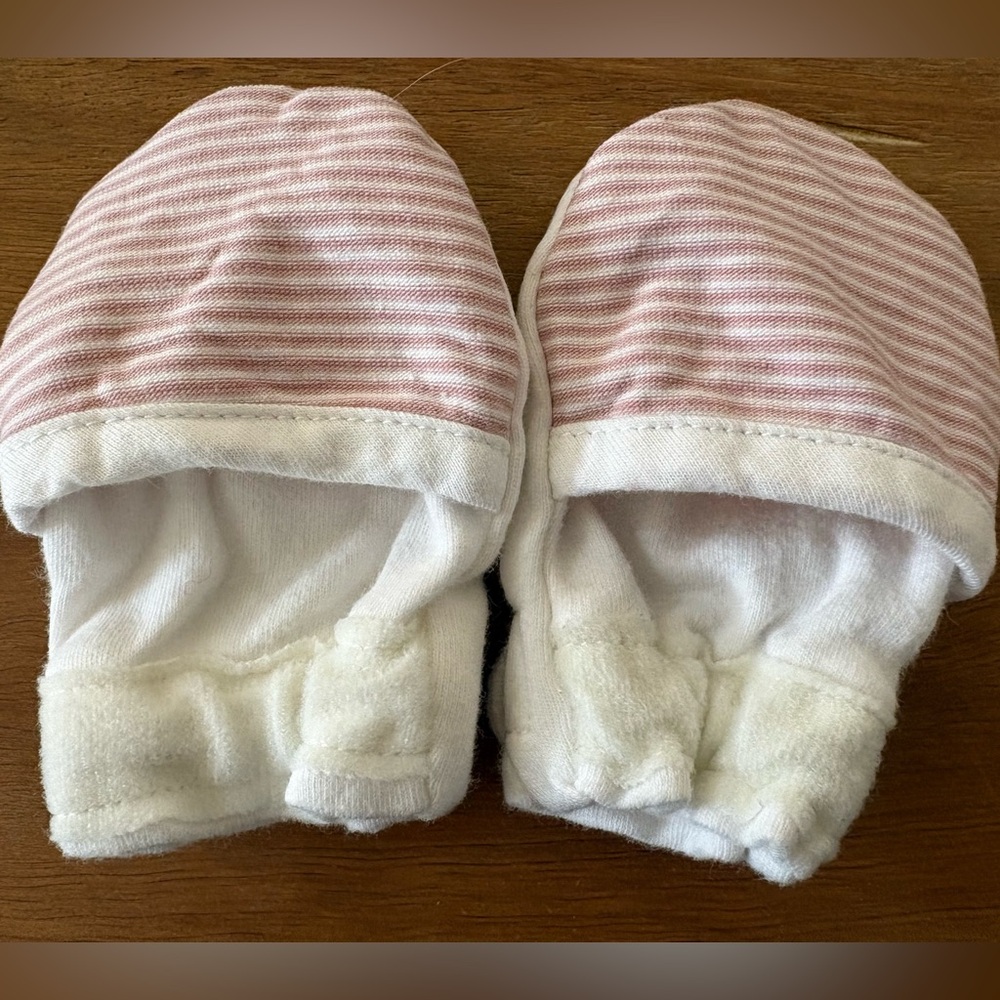 Goumi Striped Baby Mittens